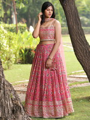 Розовый индийский национальный костюм для девочки из креп-жоржета без рукавов, украшенный вышивкой люрексом с кусочками зеркалец