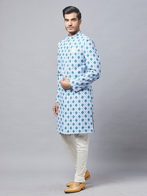 Синий хлопко-шёлковый индийский мужской костюм, украшенный печатным рисунком