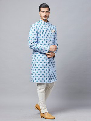 Синий хлопко-шёлковый индийский мужской костюм, украшенный печатным рисунком