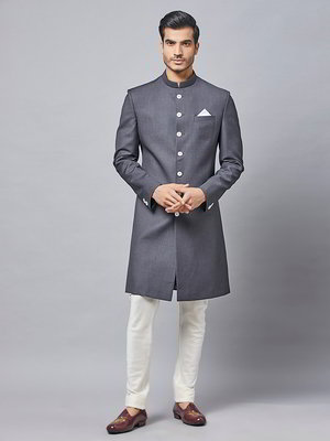 Серый индийский мужской костюм из хлопка с шёлком