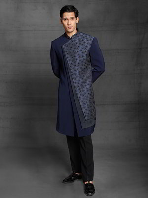 Тёмно-синий индийский мужской костюм с пайетками