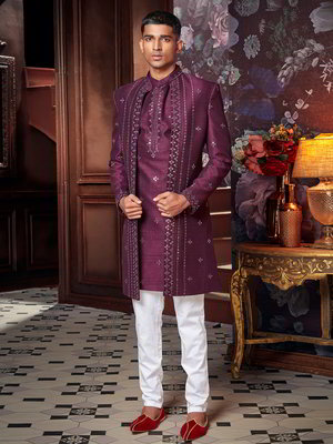 Фиолетовый шёлковый индийский мужской костюм с кусочками зеркалец