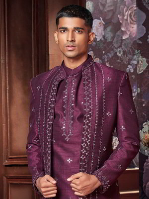 Фиолетовый шёлковый индийский мужской костюм с кусочками зеркалец