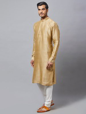 Бежевый шёлковый индийский национальный мужской костюм