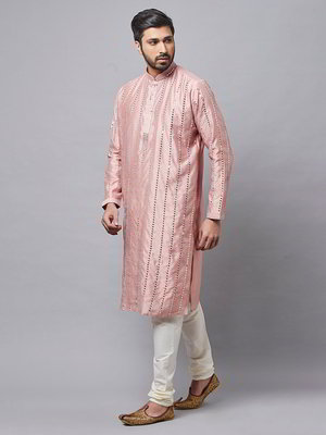 Персиковый и розовый шёлковый индийский национальный мужской костюм с кусочками зеркалец