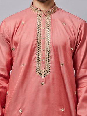 Розовый индийский национальный мужской костюм из хлопка и шёлка с кусочками зеркалец