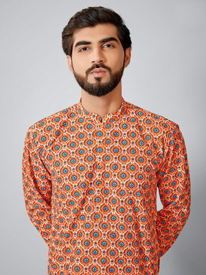 Оранжевый хлопко-шёлковый индийский национальный мужской костюм, украшенный печатным рисунком