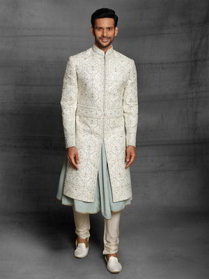 Молочный индийский свадебный мужской костюм из шёлка с пайетками