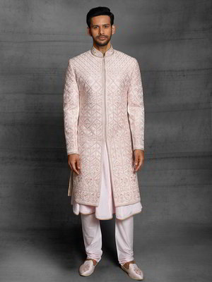 Персиковый шёлковый индийский свадебный мужской костюм со стразами, пайетками