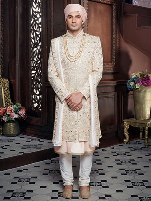 Кремовый шёлковый индийский свадебный мужской костюм с бисером, пайетками