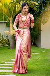 *Лавандовое, золотое и розовое парчёвое шёлковое эффектное шикарное вечернее свадебное индийское сари со стразами, кружевами
