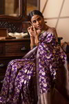 *Фиолетовое и золотое изумительное вечернее свадебное индийское сари из натурального шёлка
