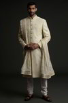 *Белый индийский свадебный мужской костюм / шервани из креп-жоржета, украшенный вышивкой