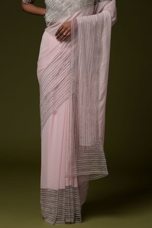 Серебристое и розовое индийское сари из креп-жоржета и фатина, украшенное вышивкой