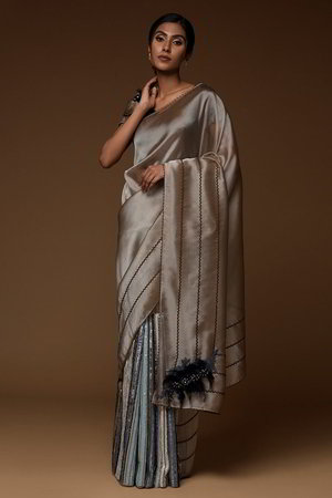 Коричневое индийское сари из фатина, украшенное вышивкой