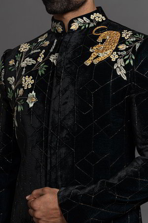 Тёмно-зелёный бархатный индийский свадебный мужской костюм / шервани
