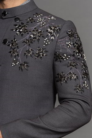Серый шёлковый индийский свадебный мужской костюм / шервани