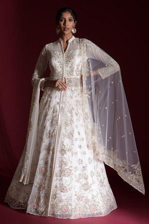 Белый индийский женский свадебный костюм лехенга (ленга) чоли из шёлка и фатина с рукавами три-четверти, украшенный вышивкой