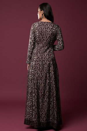 Кофейное и коричневое платье / костюм из натурального шёлка с длинными рукавами, украшенное вышивкой