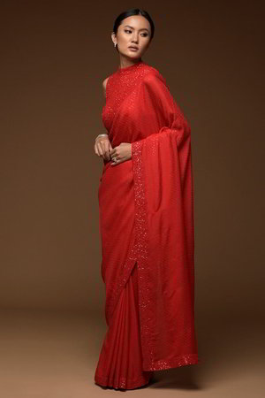 Алое индийское сари из крепа, украшенное вышивкой
