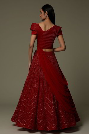 Красный индийский женский свадебный костюм лехенга (ленга) чоли из креп-жоржета и шёлка с рукавами с открытыми плечами, украшенный вышивкой