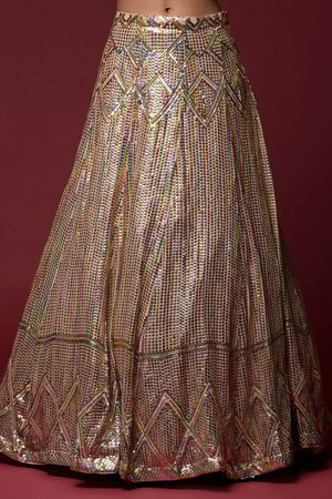 Бежевый индийский женский свадебный костюм лехенга (ленга) чоли из креп-жоржета, украшенный вышивкой
