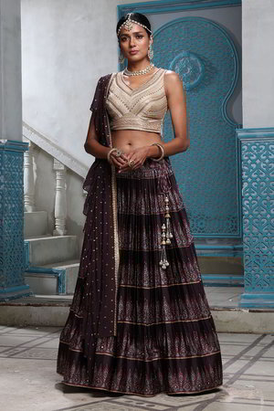 Фиолетовый и бежевый индийский женский свадебный костюм лехенга (ленга) чоли из крепа и атласа без рукавов, украшенный вышивкой