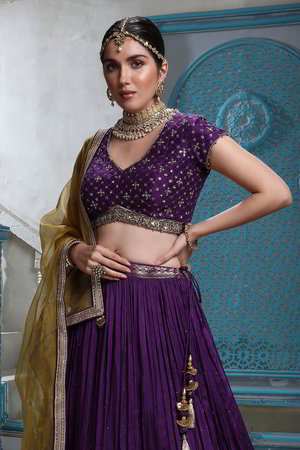 Фиолетовый индийский женский свадебный костюм лехенга (ленга) чоли из креп-шёлка с короткими рукавами, украшенный вышивкой